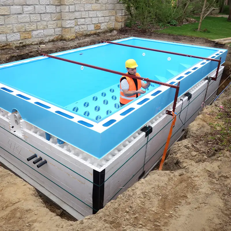 Albixon Pool Lieferung per Kran