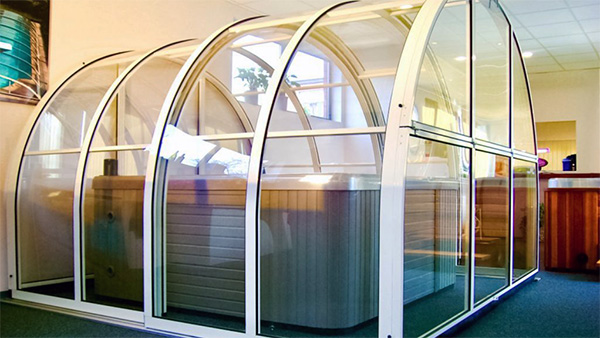 Seitenansicht der SPA-Überdachung ArtSPA