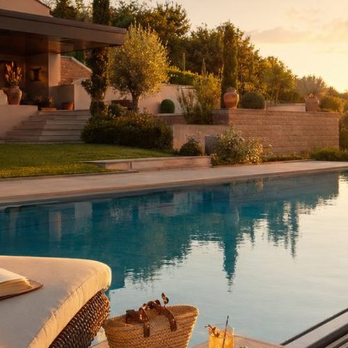 Welche Vorteile bietet ein Pool mit Überlaufrinne?