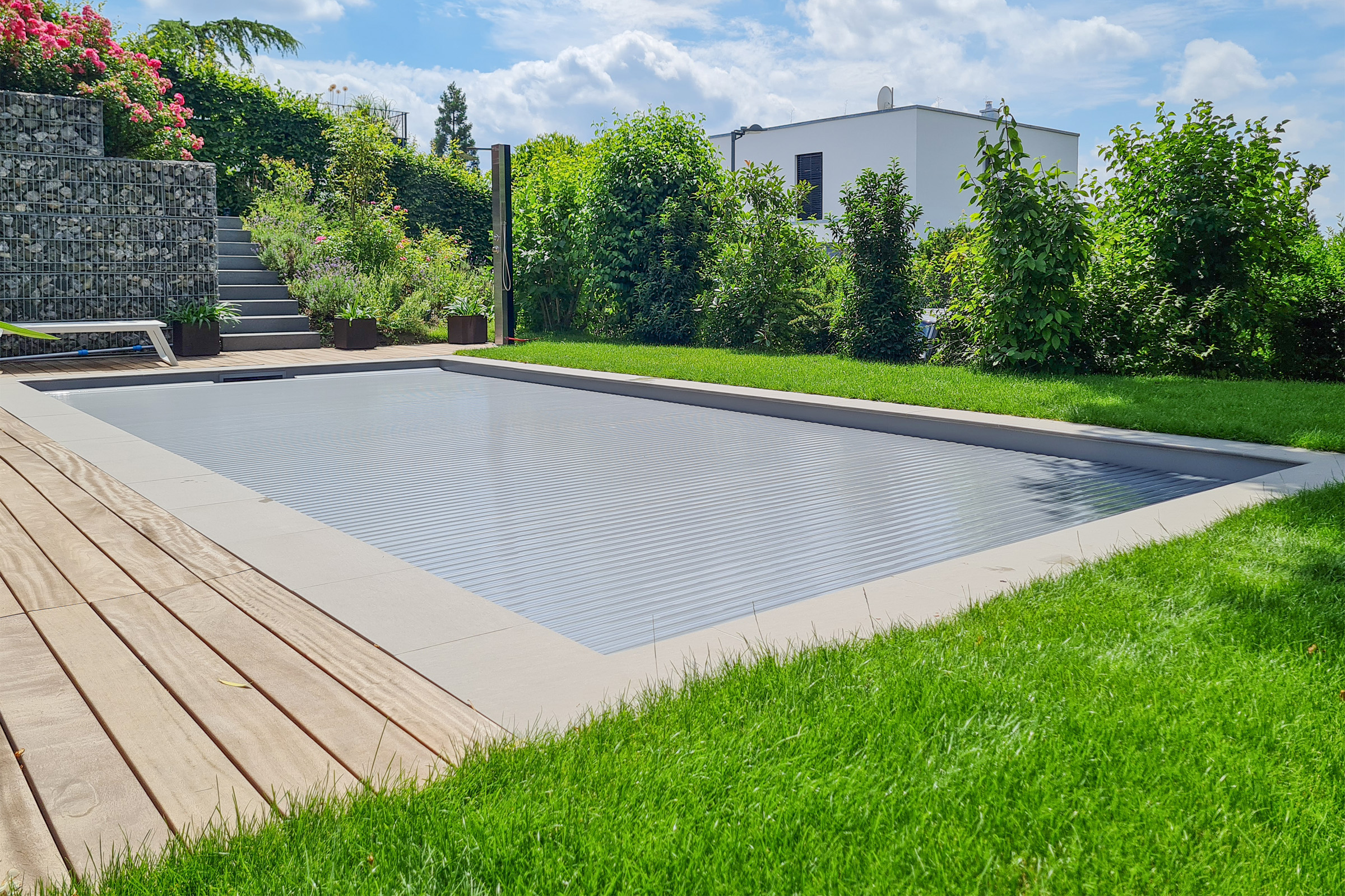 pp-pool-grau-skimmerpool-mit-rollo-in-sitzbank-012a Prime ISO PP Skimmerbecken 3x9 m