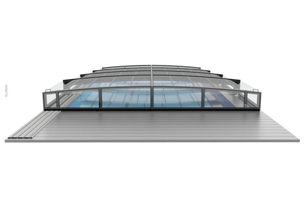 Flache Poolüberdachung Aluna® Exclusive Line R1 mit transparenten Seitenwänden und Schienen auf der Terrasse