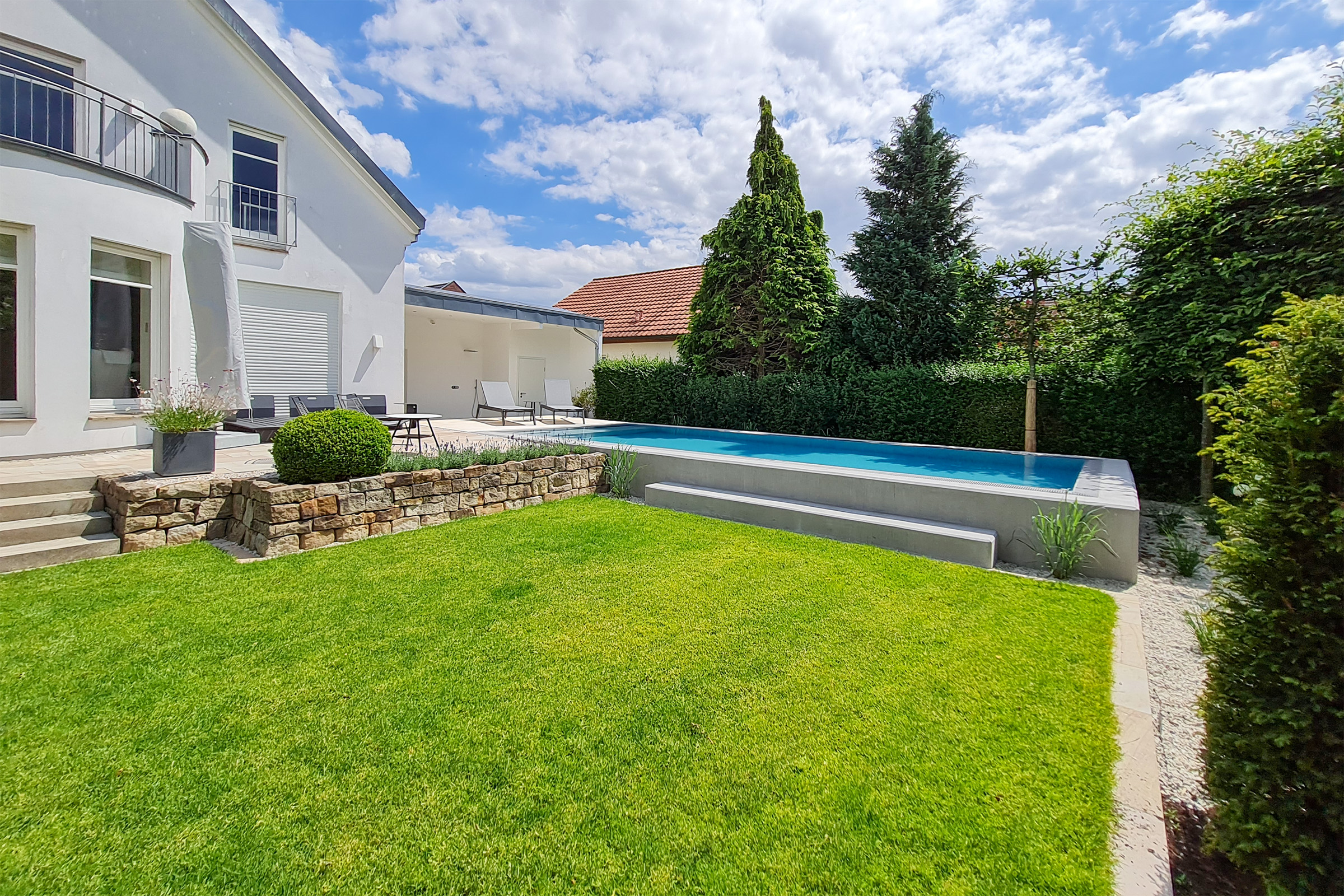 pp-pool-rinnenbecken-hellgrau-mit-rollo-010a Prime PP-Überlaufpool 3,3x7 m - Schwimmbecken mit ÜL-Rinne