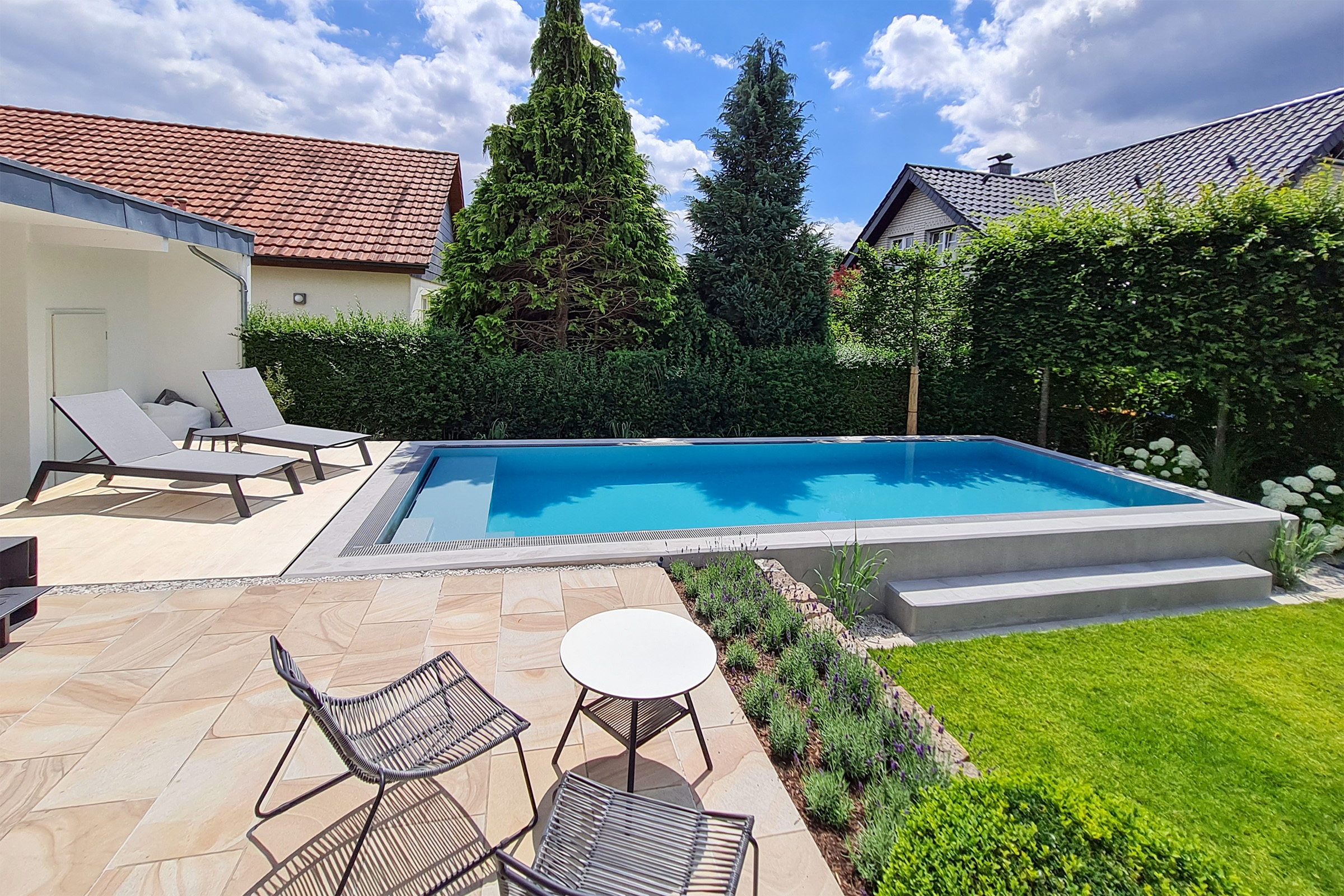 pp-pool-rinnenbecken-hellgrau-mit-rollo-016a Prime PP-Überlaufpool 3,3x7 m - Schwimmbecken mit ÜL-Rinne